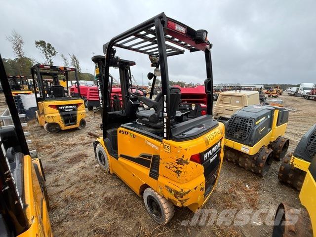 Hyundai 25B-9U Electric forklift trucks