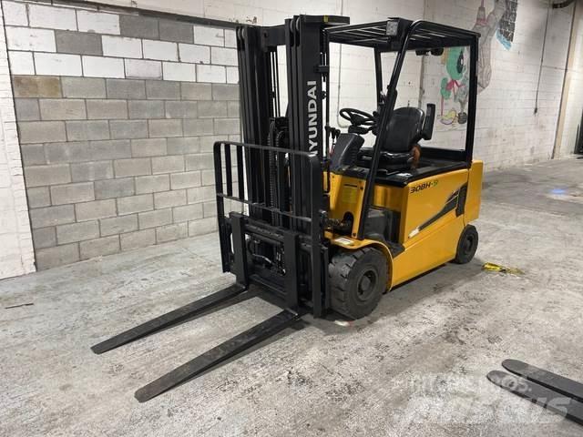 Hyundai 30BH-9 Electric forklift trucks