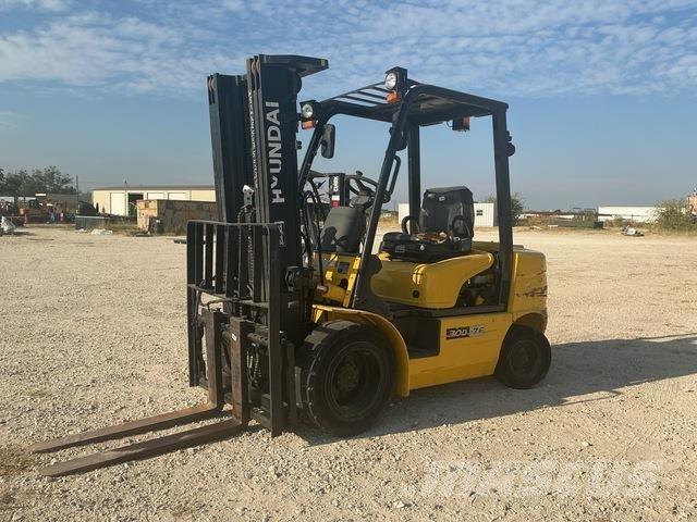 Hyundai 30D-7E Other