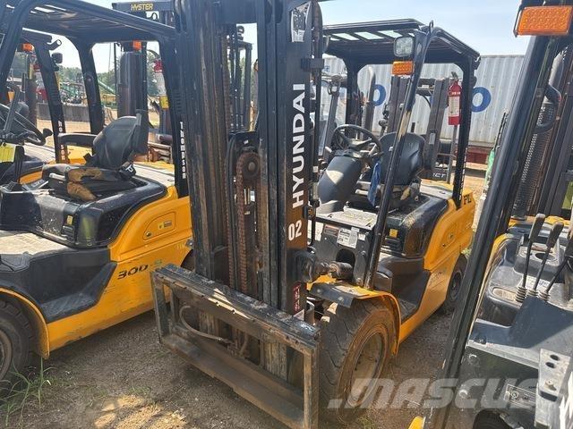 Hyundai 30D-9 Other
