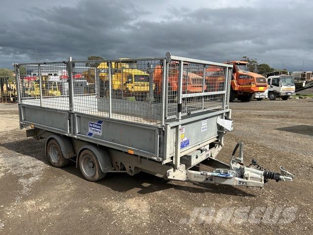 Ifor Williams  Car carrier