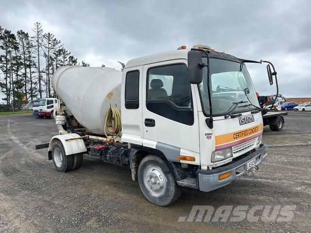 Isuzu Forward Water bowser