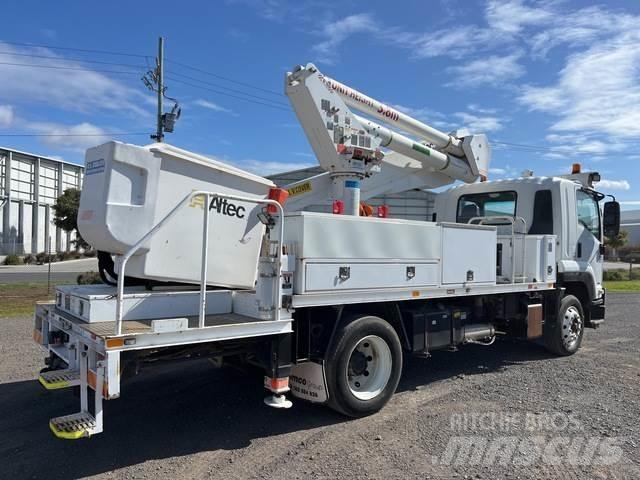 Isuzu FTR900 Truck mounted platforms