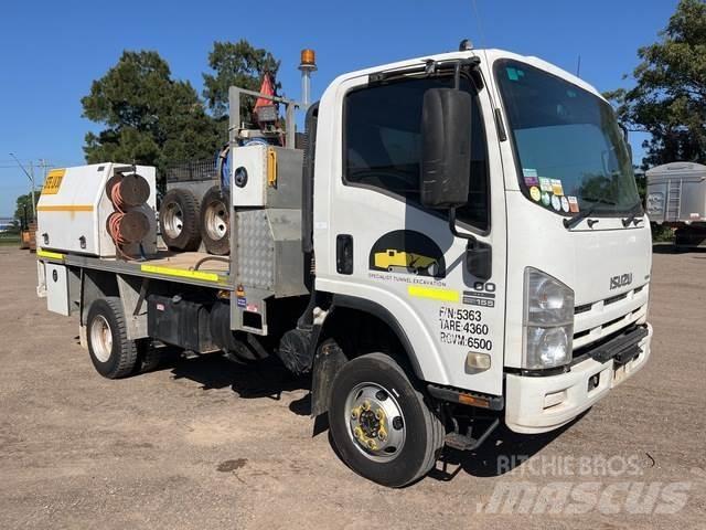 Isuzu NPS 300 Flatbed / Dropside trucks