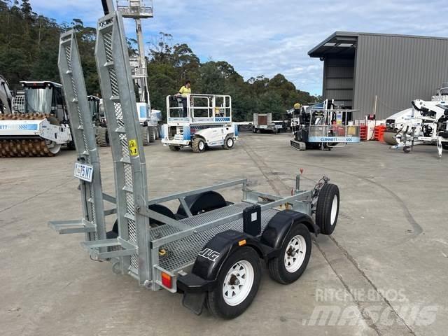 JLG  Car carrier