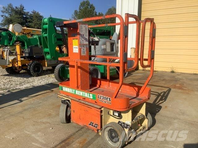 JLG 1230ES Used Personnel lifts and access elevators