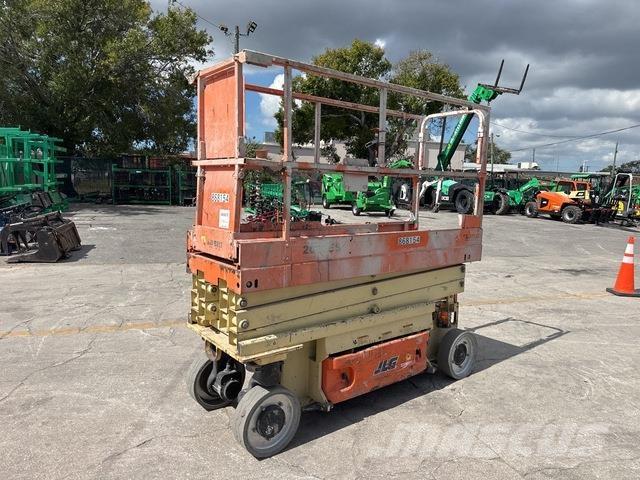 JLG 2032ES Scissor lifts