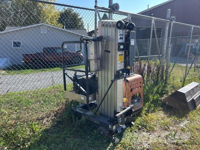 JLG 25AM Used Personnel lifts and access elevators