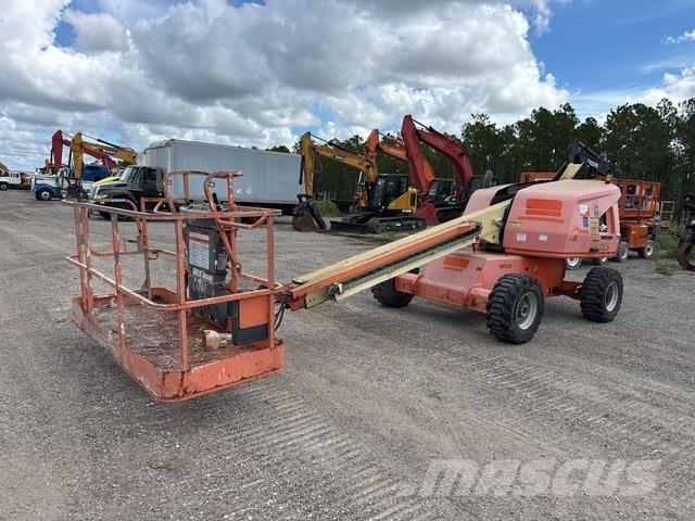 JLG 400S Telescopic boom lifts