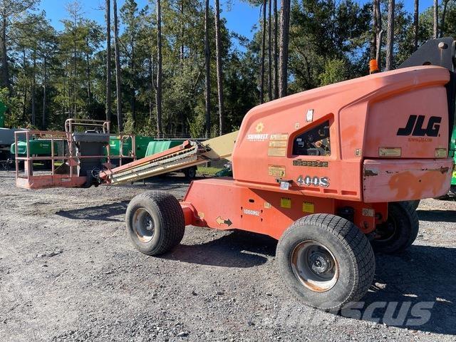 JLG 400S Telescopic boom lifts