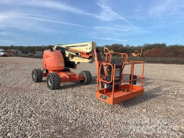 JLG 450AJ Articulated boom lifts