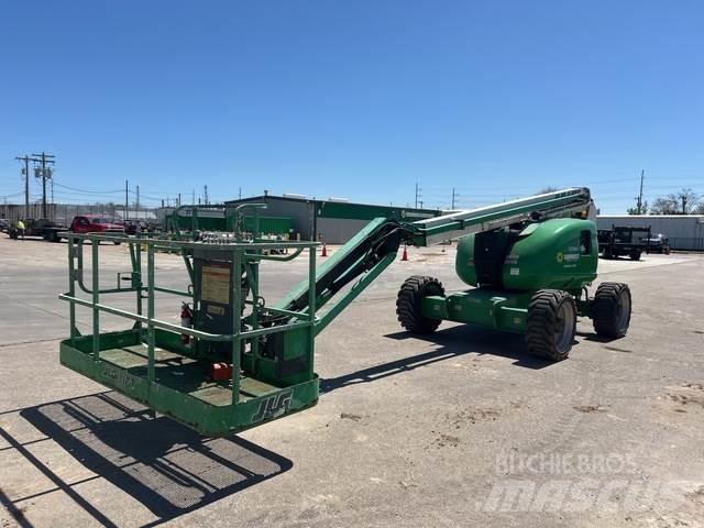 JLG 600AJ Articulated boom lifts