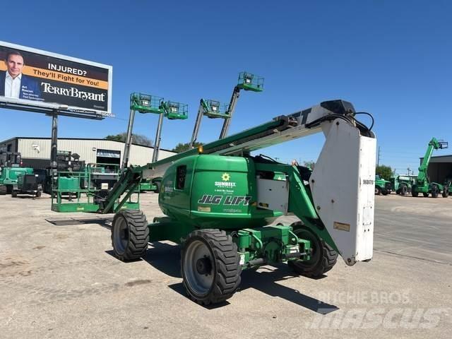JLG 600AJ Articulated boom lifts