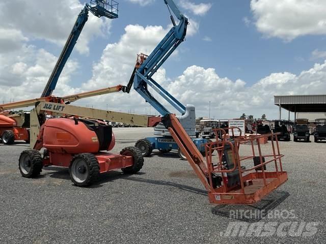 JLG 600AJ Articulated boom lifts