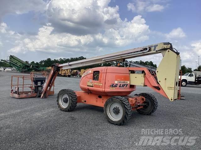 JLG 600AJ Articulated boom lifts
