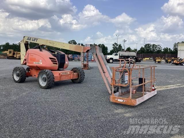 JLG 600AJ Articulated boom lifts