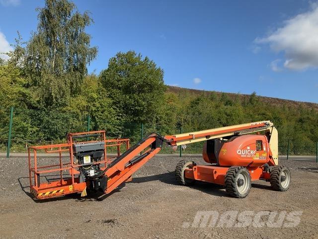 JLG 600AJ Articulated boom lifts