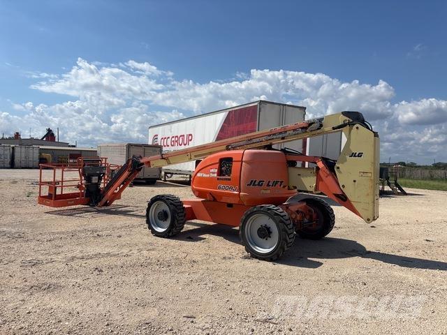 JLG 600AJ Articulated boom lifts