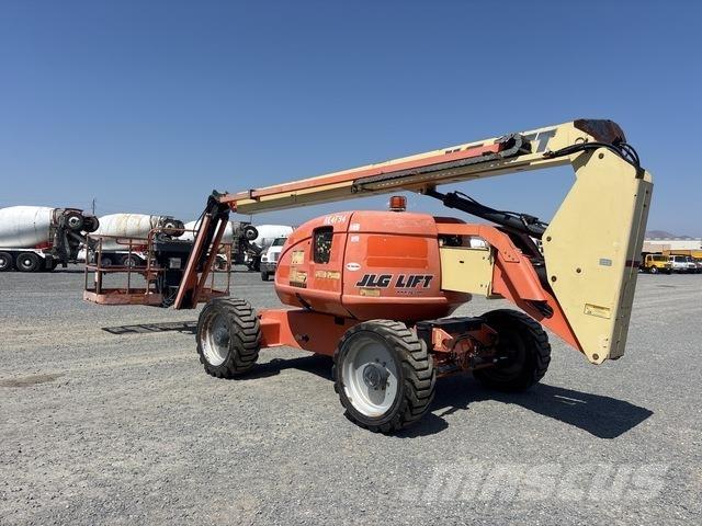 JLG 600AJ Articulated boom lifts