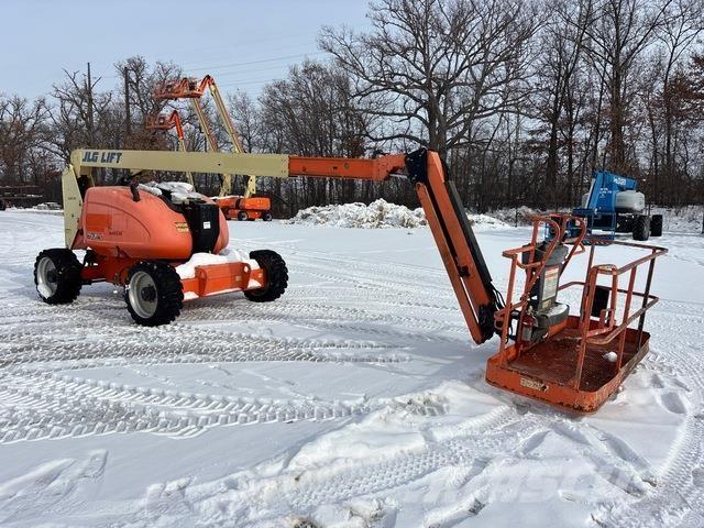 JLG 600AJ Articulated boom lifts