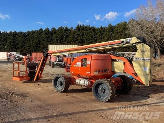 JLG 600AJN Articulated boom lifts