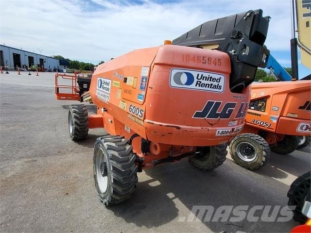 JLG 600S Telescopic boom lifts