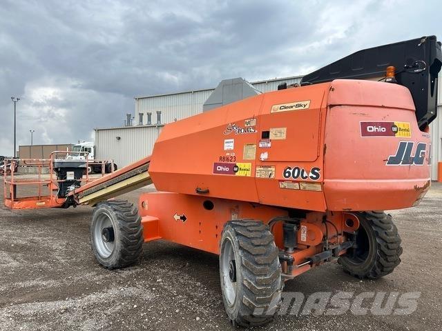 JLG 600S Telescopic boom lifts