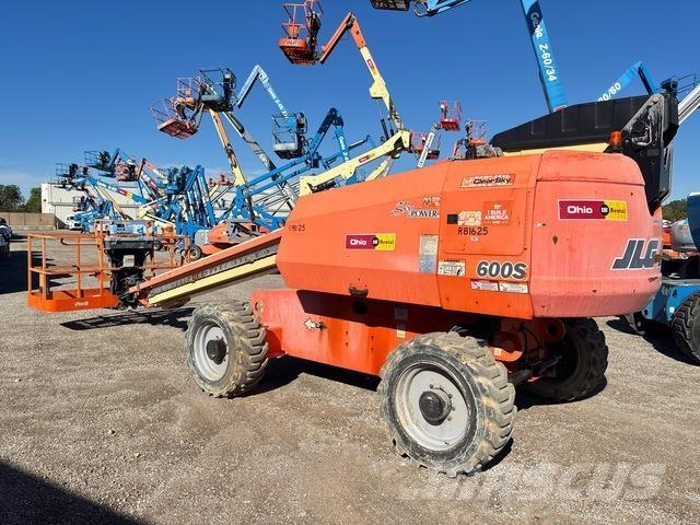 JLG 600S Telescopic boom lifts