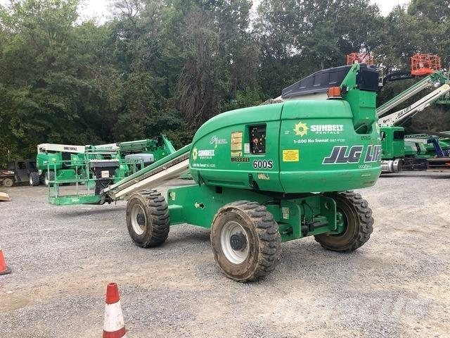 JLG 600S Telescopic boom lifts