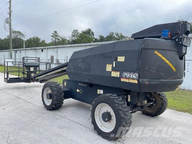 JLG 600S Telescopic boom lifts