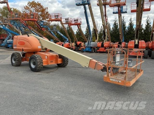 JLG 600S Telescopic boom lifts