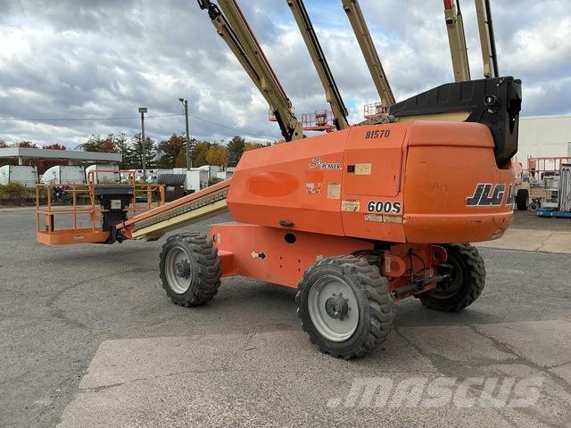JLG 600S Telescopic boom lifts