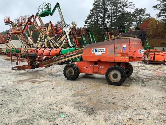 JLG 600S Telescopic boom lifts