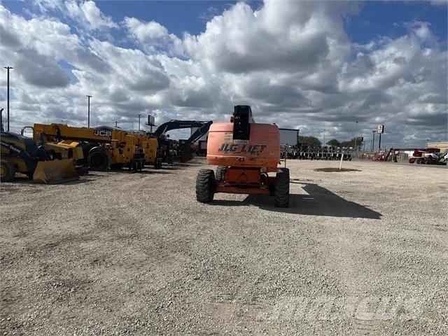 JLG 660SJ Telescopic boom lifts