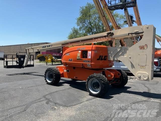JLG 800A Articulated boom lifts