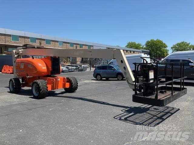 JLG 800A Articulated boom lifts