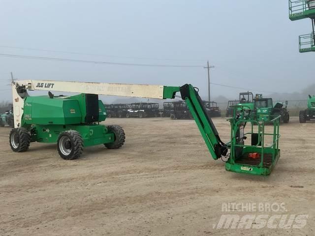 JLG 800AJ Articulated boom lifts