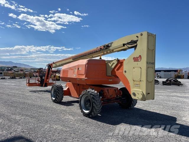 JLG 800AJ Articulated boom lifts