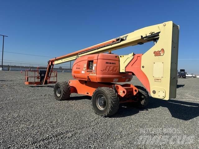 JLG 800AJ Articulated boom lifts