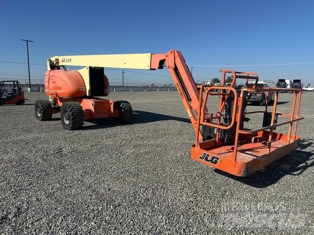 JLG 800AJ Articulated boom lifts