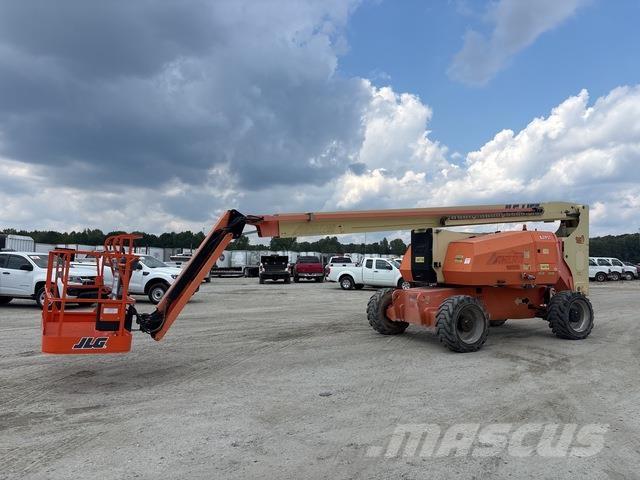JLG 800AJ Articulated boom lifts
