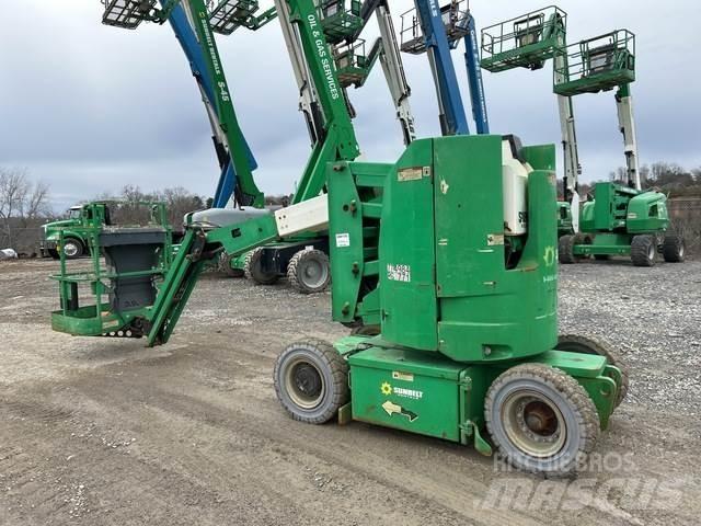 JLG E300AJ Articulated boom lifts