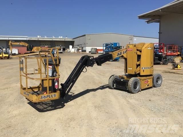 JLG E300AJP Articulated boom lifts