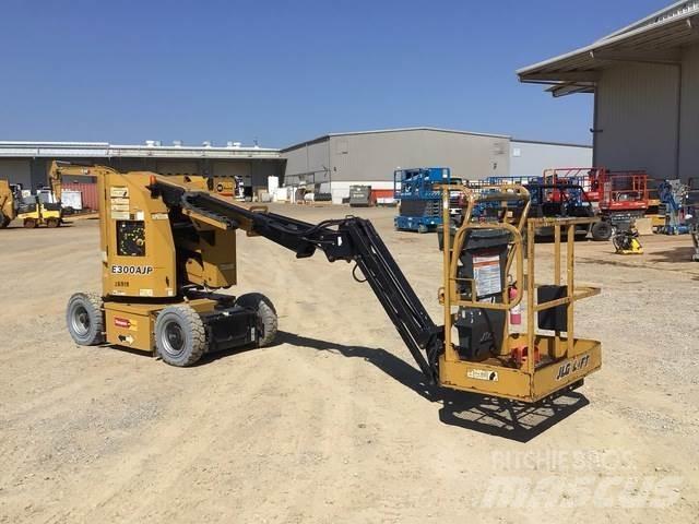 JLG E300AJP Articulated boom lifts