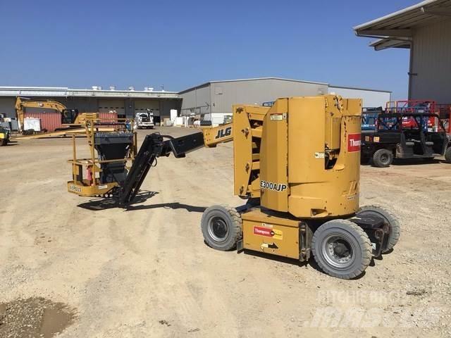 JLG E300AJP Articulated boom lifts
