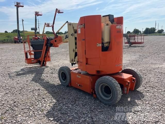 JLG E300AJP Articulated boom lifts