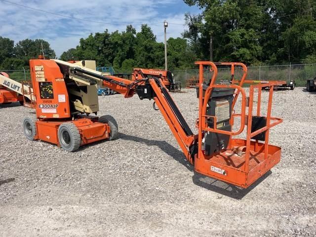 JLG E300AJP Articulated boom lifts