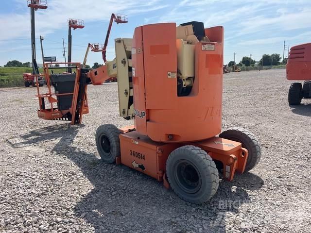 JLG E300AJP Articulated boom lifts