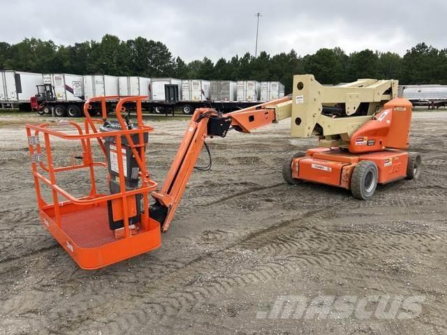 JLG E400AJPN Articulated boom lifts