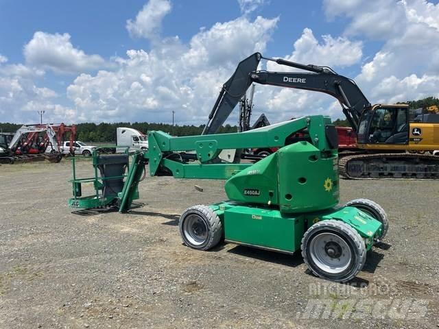 JLG E450AJ Articulated boom lifts